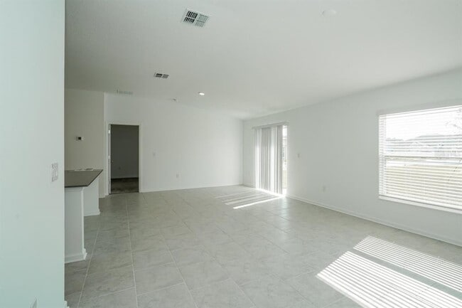 Building Photo - 167 Pershing St