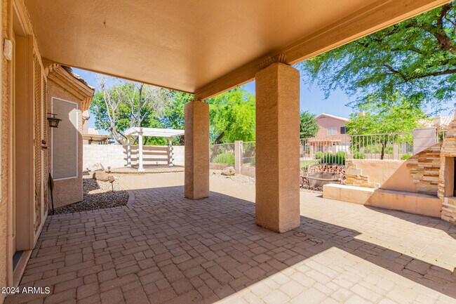 Building Photo - 6122 W Linda Ln