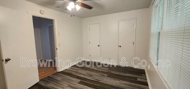 Building Photo - 2514 Glenrose Ave
