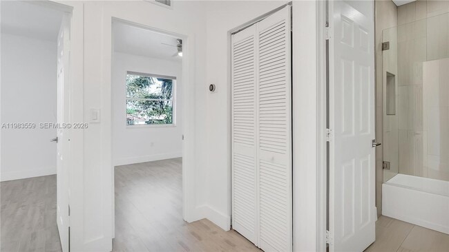 Building Photo - 4991 SW 135th Ave