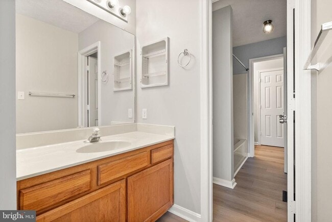 Building Photo - 448 Cromwell Ct