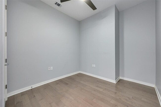 Building Photo - 207 W Johanna St