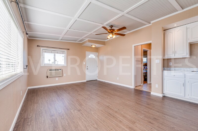 Building Photo - 876 Adele St