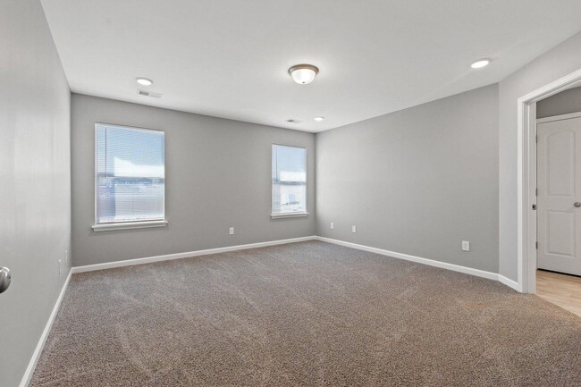 Building Photo - 105 Tyler Way