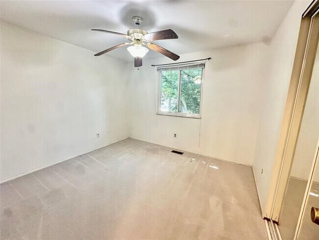 Building Photo - 21669 Tulipwood St