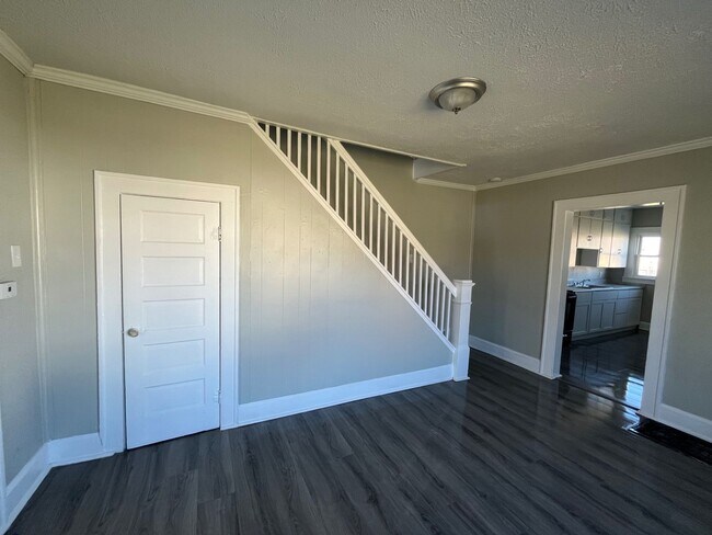 Building Photo - 2107/2105 central ave