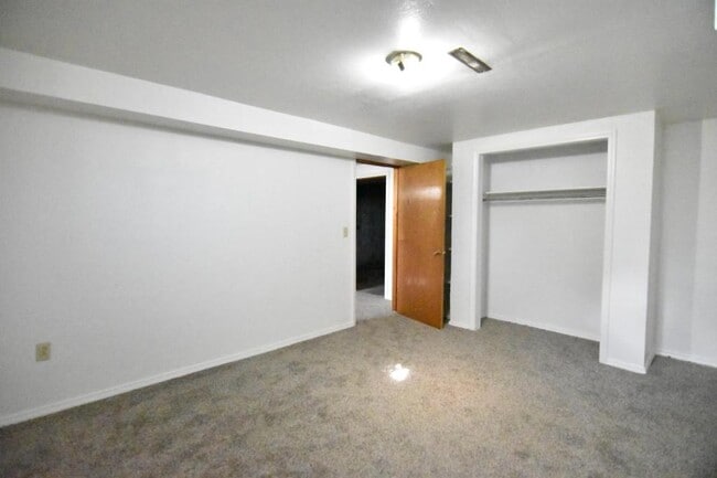 Building Photo - 1225 Melody Dr