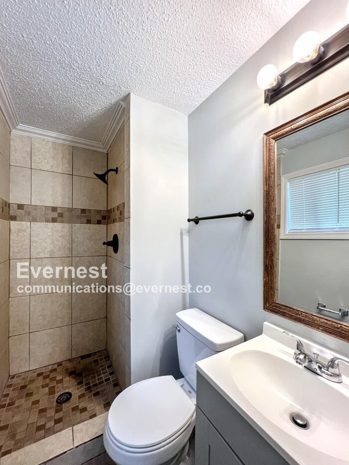 Building Photo - 8549 Southaven Cir W