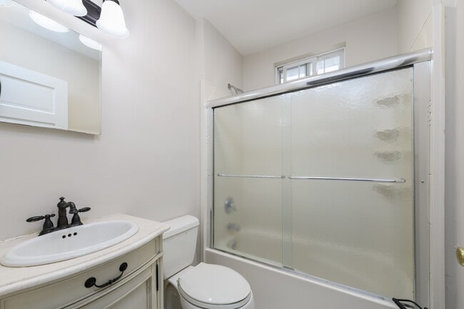 Building Photo - 64 Harding Rd