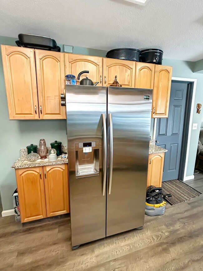 Building Photo - Charming 2-bedroom, 1-bath home in Oakdale, PA!