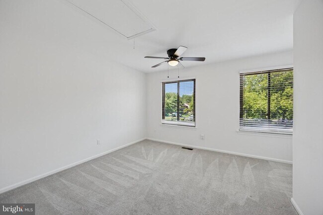 Building Photo - 128 Granite Hill Ct