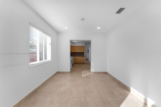 Building Photo - 9101 SW 34th St