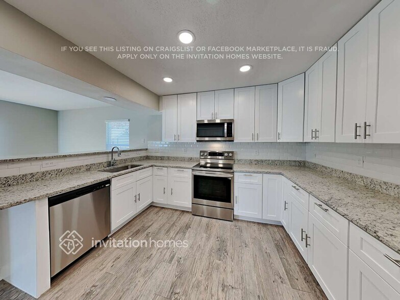Building Photo - 845 Legend Oak Dr