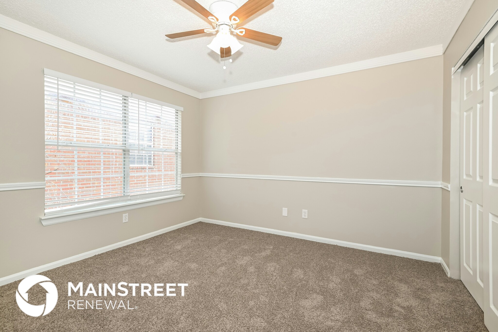 Building Photo - 6355 Knoll Ridge Dr