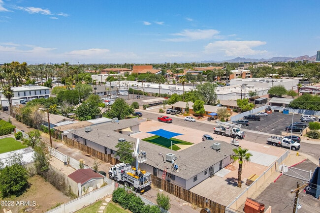 Building Photo - 37 E El Parque Dr