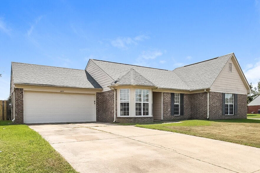 Building Photo - 1649 Cherry Creek Dr