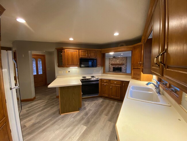 Building Photo - Home for the Holidays!! -TSC school