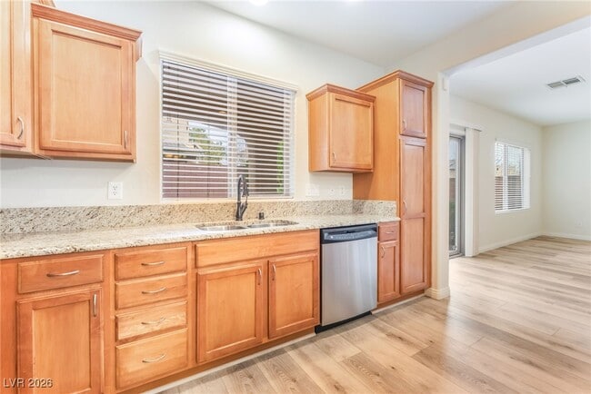 Building Photo - 10822 La Florentina Ave