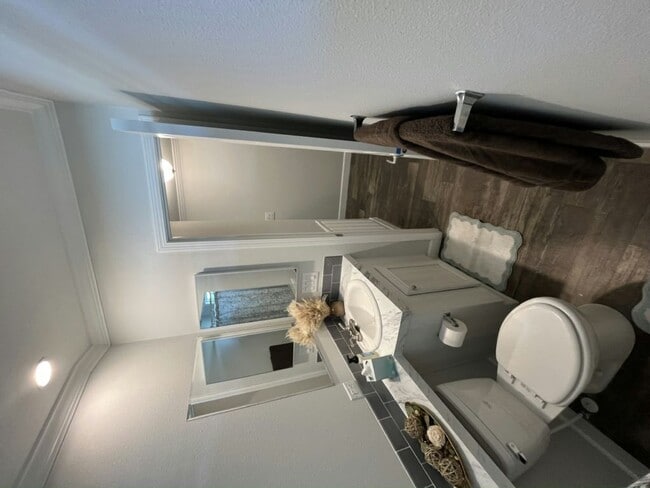 Building Photo - 311 Lighthouse Way