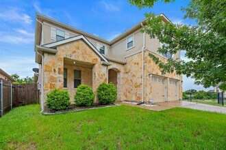 Building Photo - 1501 Arial Dr