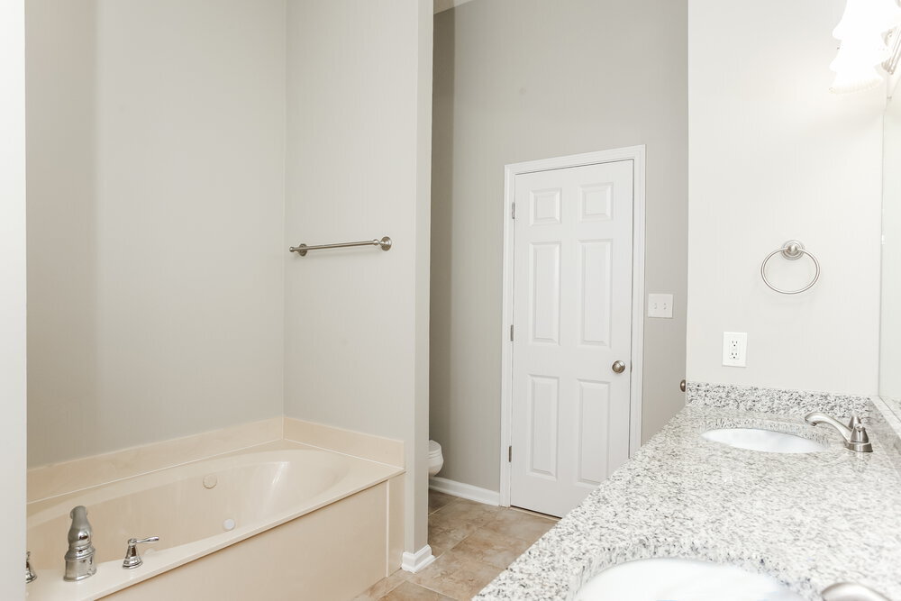 Building Photo - 6325 Sandbourne E