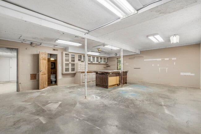 Building Photo - 30 Kensington Dr