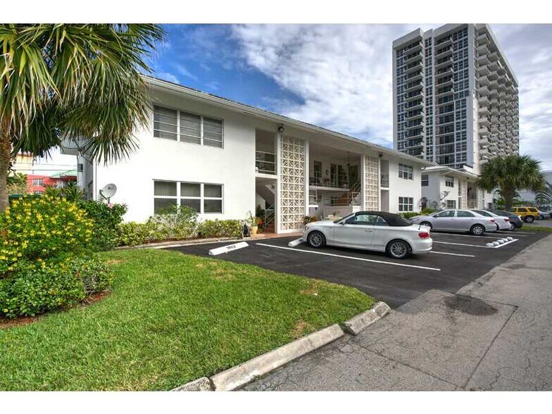Building Photo - 3213 Colony Club Rd