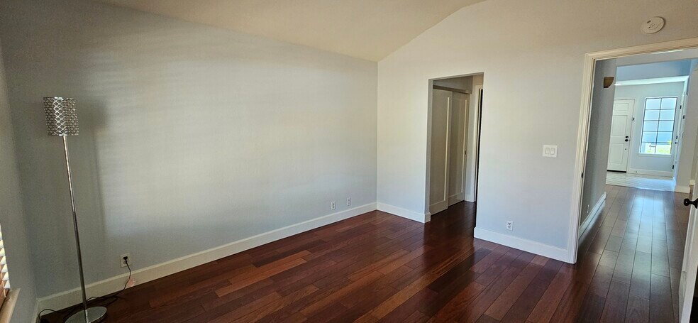 Building Photo - 44012 Cerro Ct