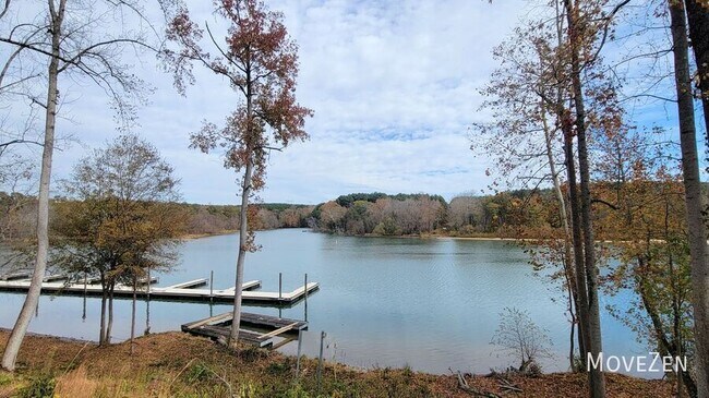 Building Photo - 213 Spring Gardens Drive