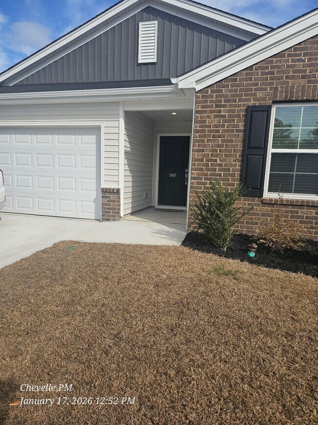 Building Photo - Brand New Gorgeous 3 bedroom 2 bath