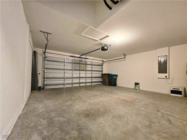Building Photo - 1426 NE 34th St