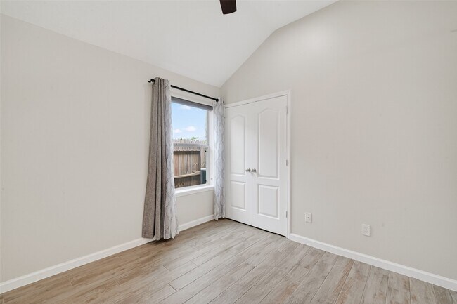 Building Photo - 1814 Midnight Ln