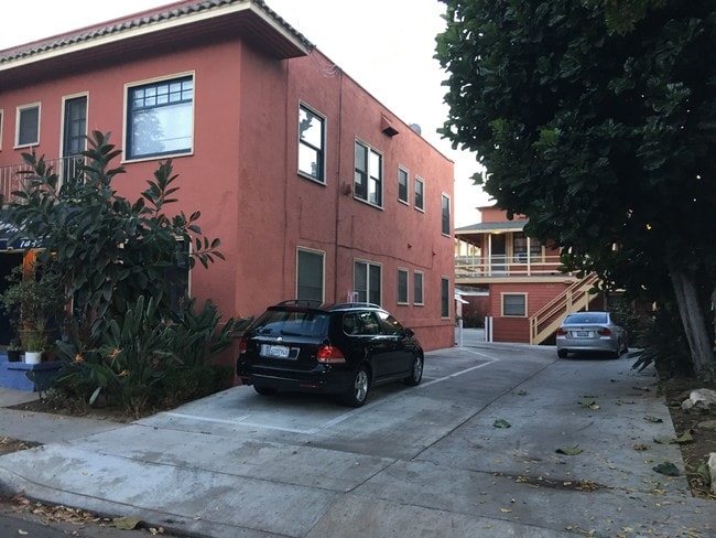 parking spot - 1424 E Florida St