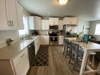 Building Photo - Modern 3 Bedroom 2 Bathroom Townhome