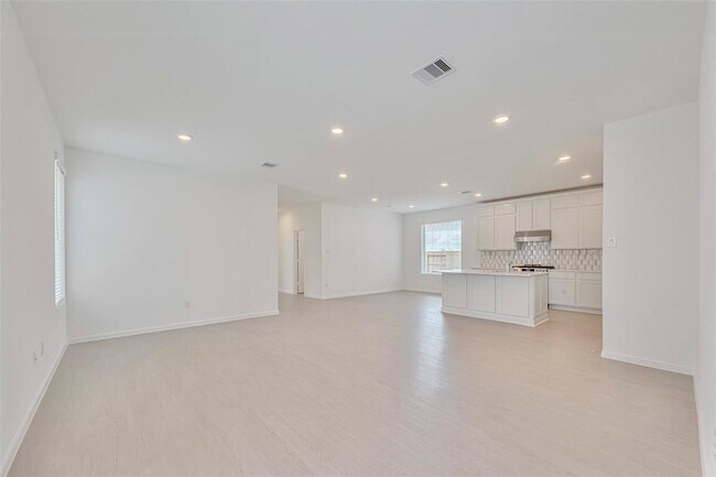 Building Photo - 6743 Iron Clover Dr