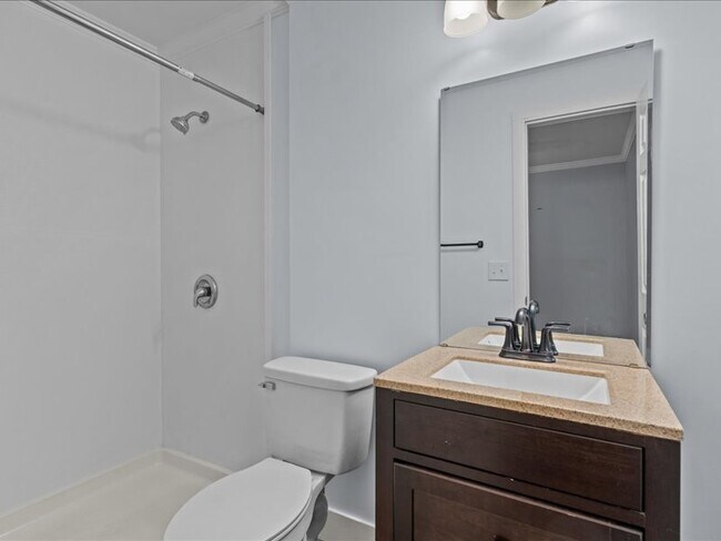 Building Photo - 302 Cedar Dr