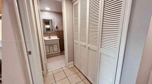 Building Photo - 6221 SW 131st Ct