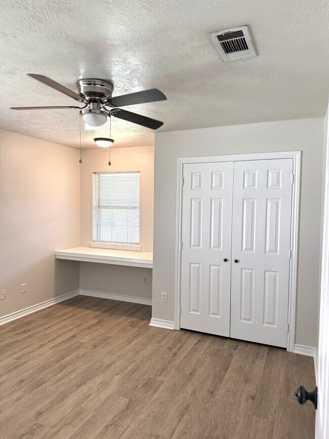 Building Photo - 2308 Antelope Ln