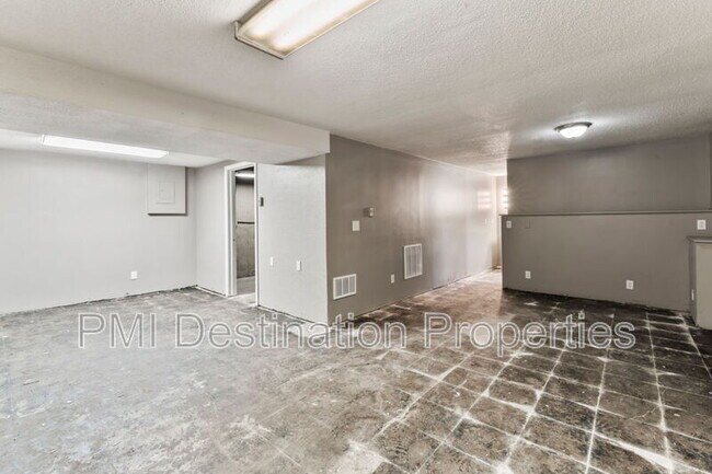 Building Photo - 1103 N Atherton Rd