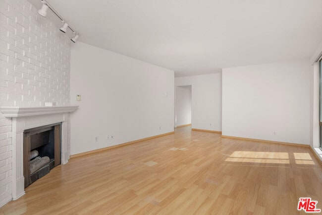 Building Photo - 953 4th St