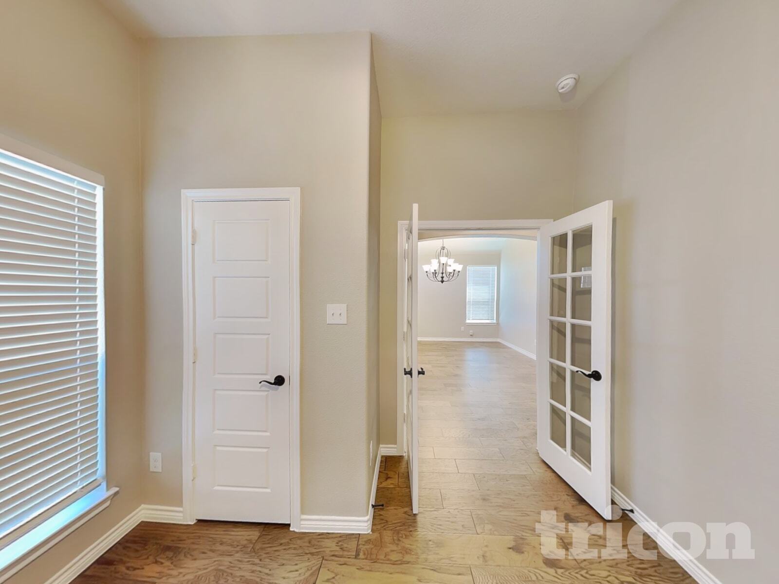 Building Photo - 330 Abbott Ln