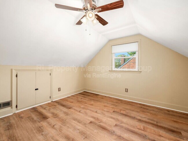 Building Photo - 925 S Chesterfield Rd