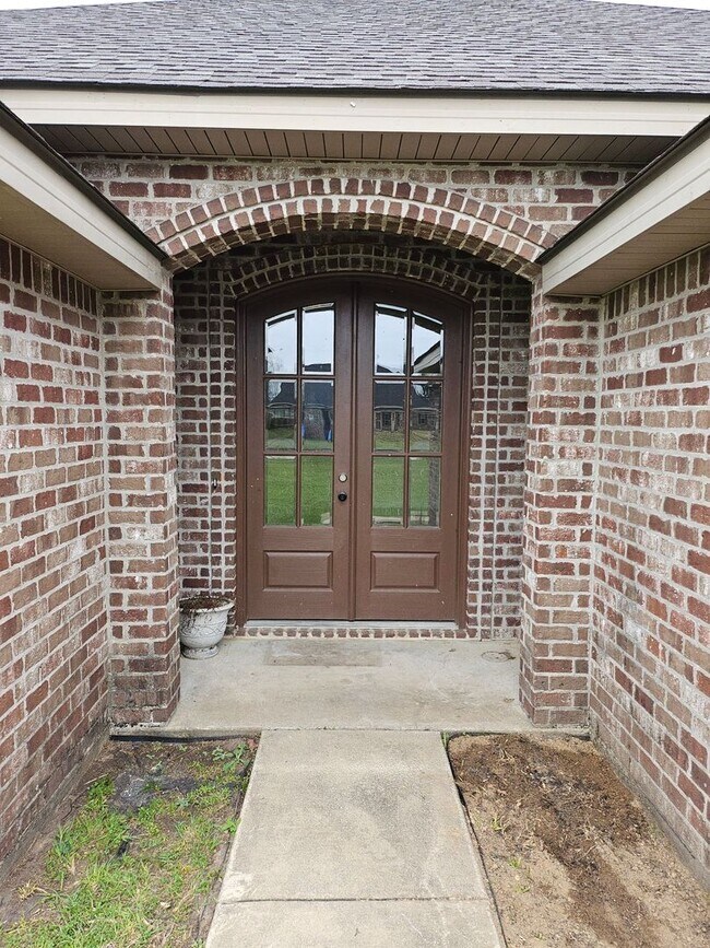 Building Photo - 121 Eagle Pt Dr