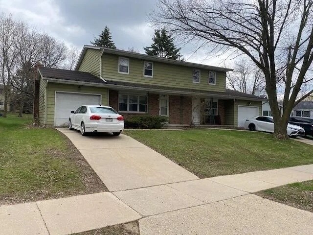 2951 (Right Side of Photo) - 2951 Traceway Dr