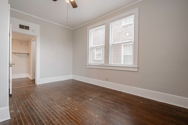 Building Photo - Charming 1 Bedroom Apartment - Section 8 A...