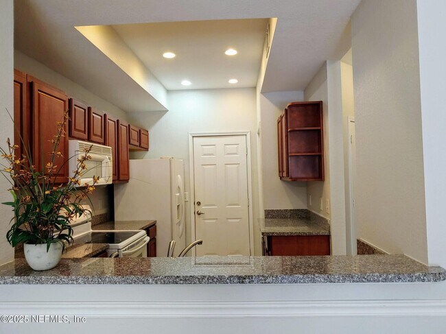 Building Photo - 10200 Belle Rive Blvd