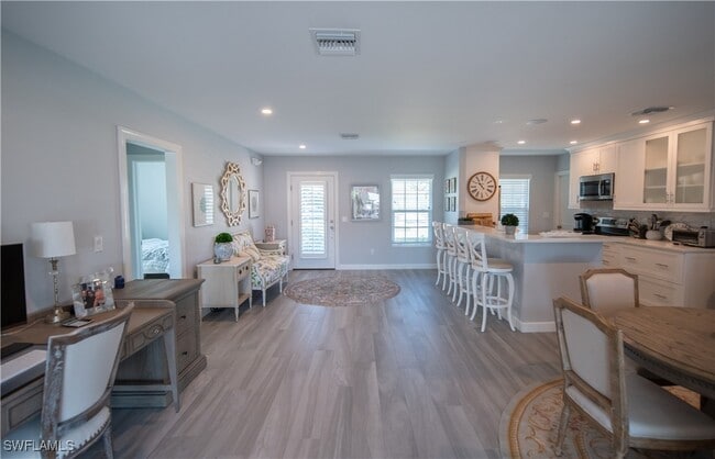 Building Photo - 911 Heron Ct