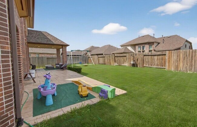 Building Photo - 1630 Mahan Dr