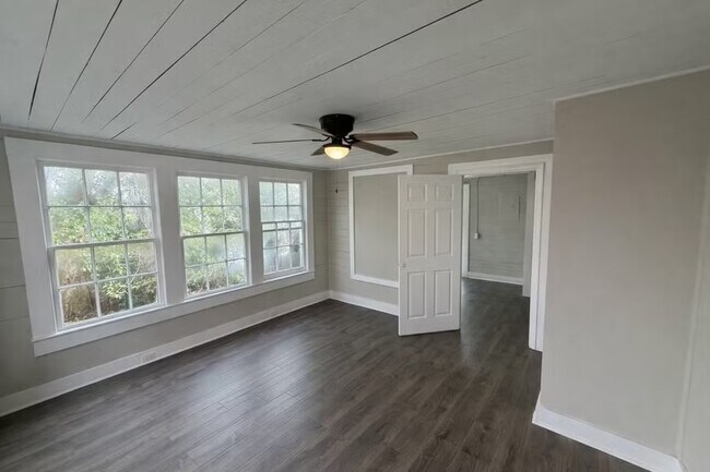 Building Photo - 807 2nd Ave N