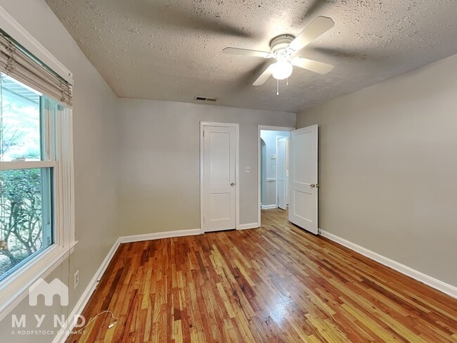 Building Photo - 668 Scott Cir
